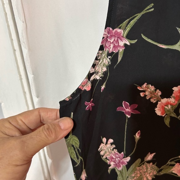 Denver Hayes 2xl Floral Sleeveless Top - Black and Pink- pleating and buttons - Picture 3 of 11